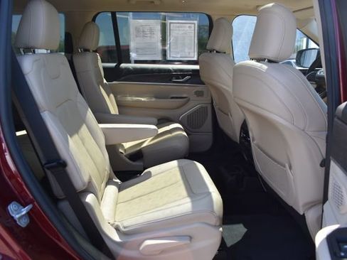 Used 2022 Jeep Grand Cherokee L Limited AWD/4WD image 46