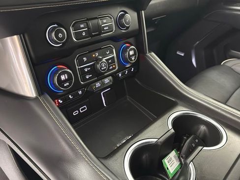 Used 2023 Chevrolet Suburban Premier image 22