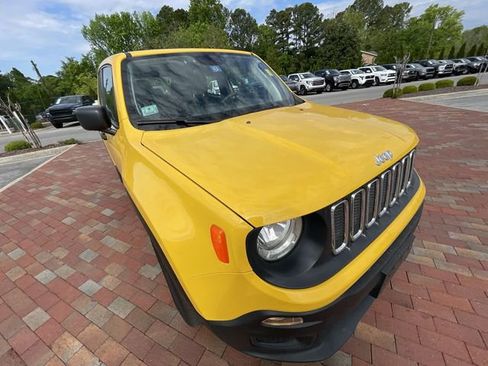Used 2018 Jeep Renegade Sport w/ Power & Air Group image 4