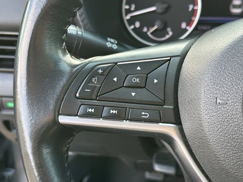 Certified 2022 Nissan Sentra SV image 25