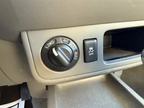 Used 2018 Nissan Frontier SV image 21