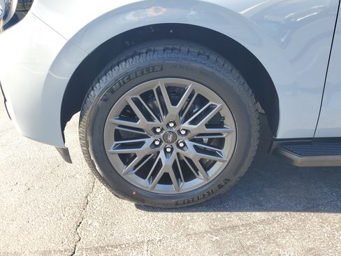 New 2026 Ford Expedition Platinum w/ Stealth Appearance Package image 5