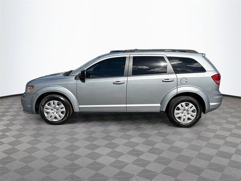 Used 2020 Dodge Journey SE w/ SE Popular Equipment Group image 9