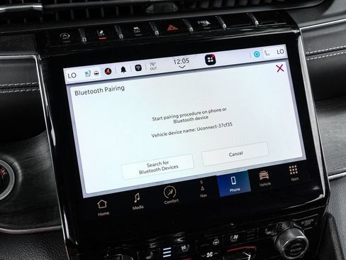 Used 2022 Jeep Grand Cherokee Overland w/ Luxury Tech Group IV AWD/4WD image 45