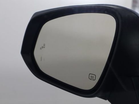 Used 2023 Toyota Highlander XLE FWD image 37