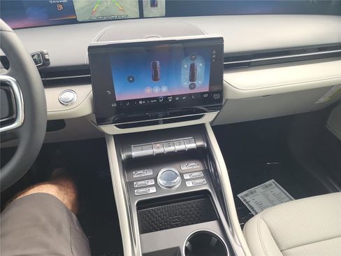 New 2026 Lincoln Nautilus Premier image 32