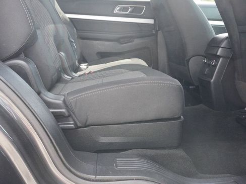 Used 2016 Ford Explorer XLT AWD/4WD image 26