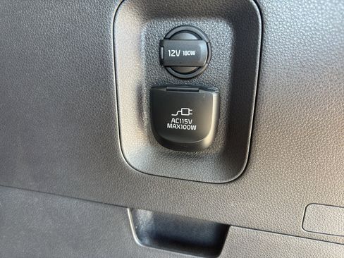 Used 2025 Kia Carnival SX Prestige FWD image 9