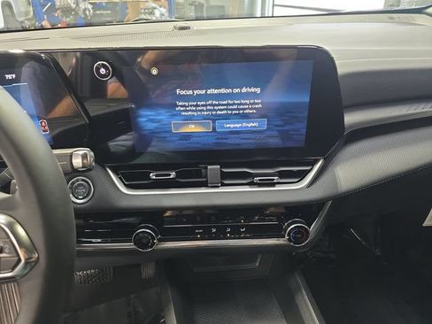 New 2026 Chevrolet Equinox LT w/ Safety and Technology Package AWD/4WD image 21
