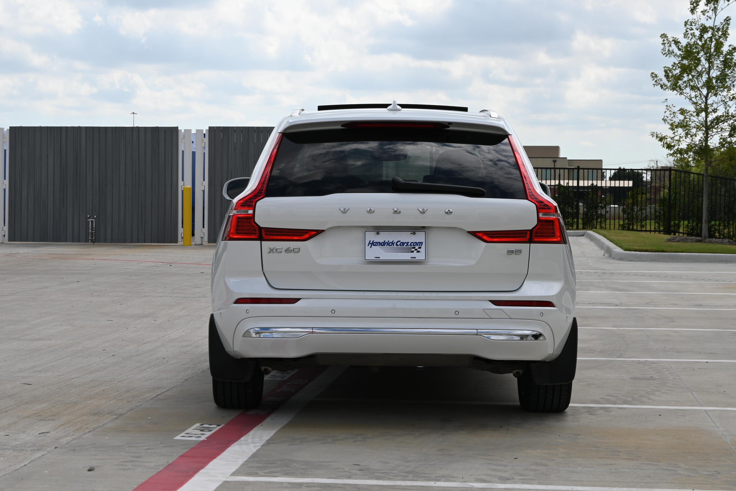 Used 2022 Volvo XC60 B5 Inscription w/ Advanced Package FWD image 8