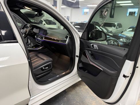 Used 2019 BMW X7 xDrive50i w/ Luxury Seating Package AWD/4WD image 35