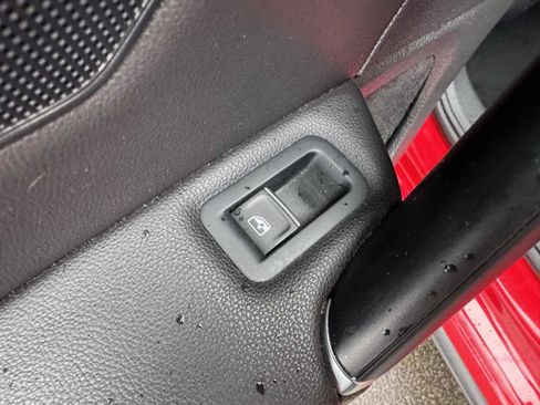 Used 2017 Volkswagen GTI SE image 41