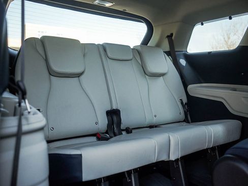 New 2026 Kia Carnival EX image 14