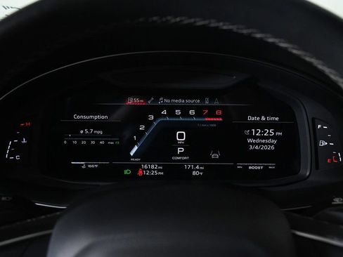 Used 2023 Audi SQ8 Prestige image 11