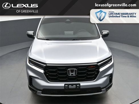 Used 2025 Honda Pilot TrailSport image 17