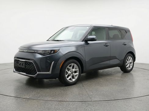 Used 2025 Kia Soul LX w/ LX Technology Package FWD image 3