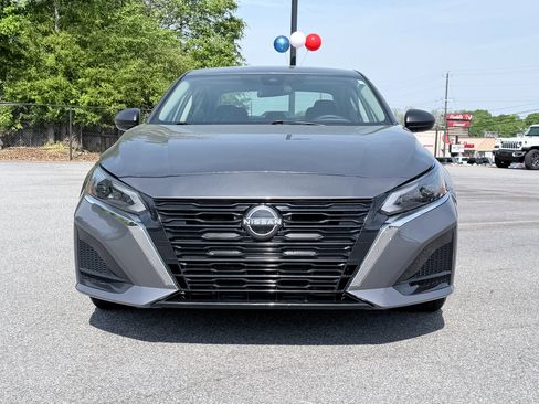 Used 2024 Nissan Altima 2.5 SV image 3