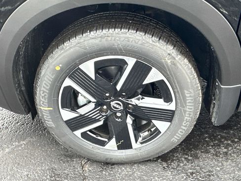 New 2026 Nissan Kicks SV w/ SV Premium Package image 9