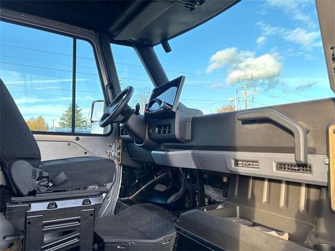 Used 2024 Chevrolet Brightdrop 400 w/ Commercial Equipment Package image 38