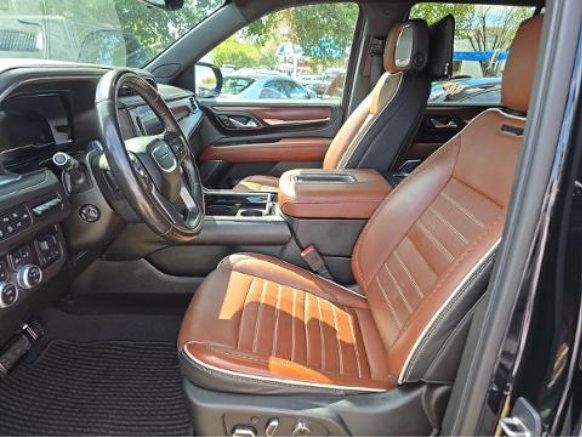 Used 2023 GMC Yukon Denali Ultimate AWD/4WD image 4