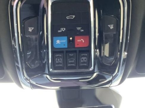 Certified 2023 Jeep Grand Cherokee Overland w/ Luxury Tech Group IV AWD/4WD image 26