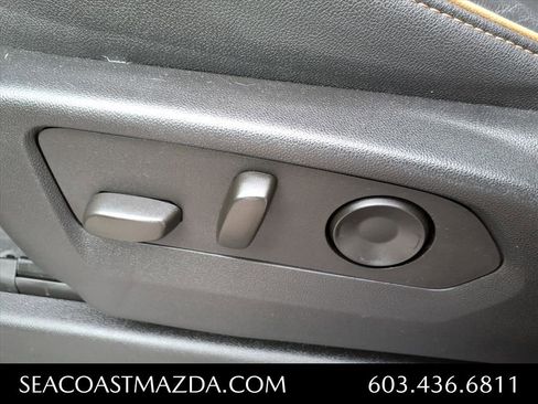 Used 2024 GMC Yukon AT4 w/ Technology Package image 8