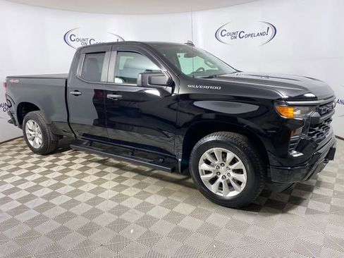 Used 2023 Chevrolet Silverado 1500 Custom image 7