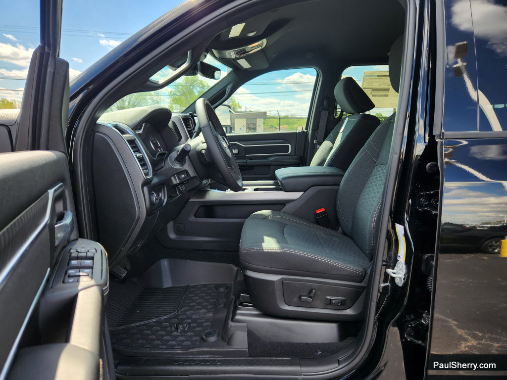 New 2026 RAM 3500 Big Horn AWD/4WD image 23