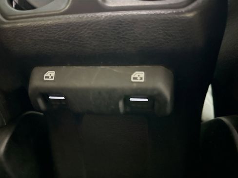 Used 2018 Jeep Wrangler Unlimited Sport S image 30