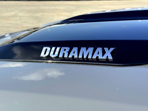 Used 2024 Chevrolet Silverado 1500 ZR2 w/ Technology Package image 2