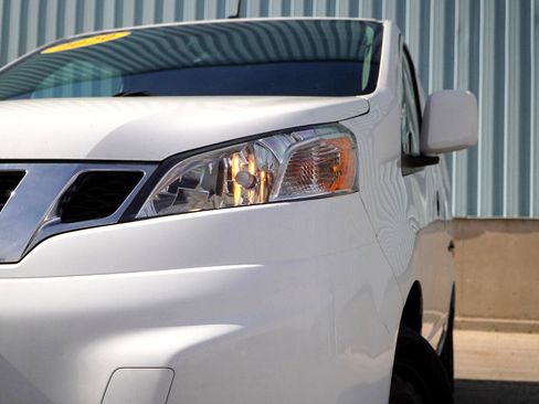 Used 2020 Nissan NV200 SV w/ Sliding Glass Door Package image 2