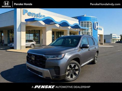 Used 2026 Honda Pilot Touring image 1