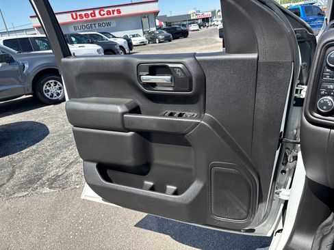 Used 2020 Chevrolet Silverado 1500 Custom w/ Custom Max Trailering Package AWD/4WD image 16