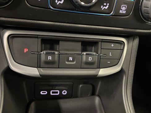 Used 2023 GMC Terrain SLT w/ Elevation Edition AWD/4WD image 27