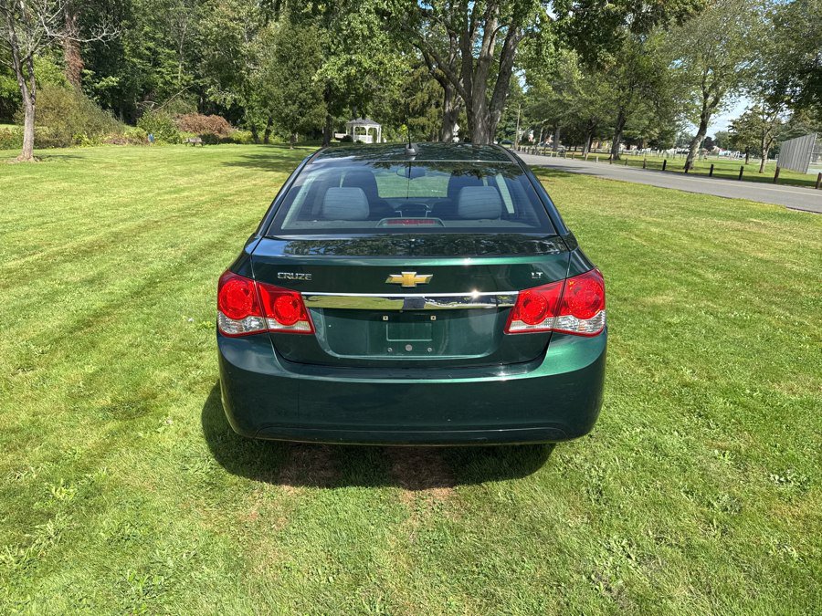 Used 2015 Chevrolet Cruze LT w/ Technology Package FWD image 12
