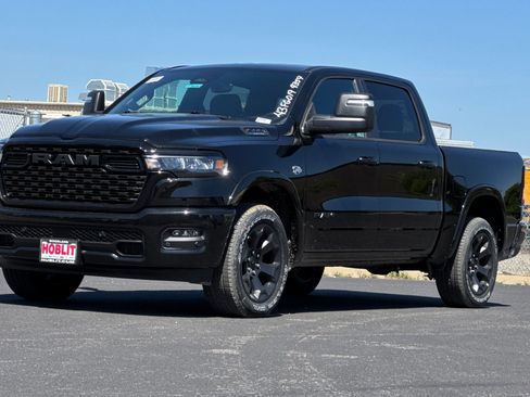 New 2026 RAM 1500 4x4 Crew Cab image 7