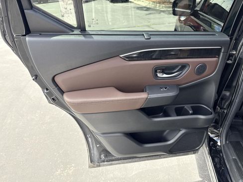 Certified 2025 Honda Pilot Elite image 21