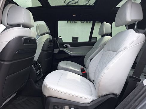 Used 2023 BMW X7 xDrive40i w/ Executive Package AWD/4WD image 14