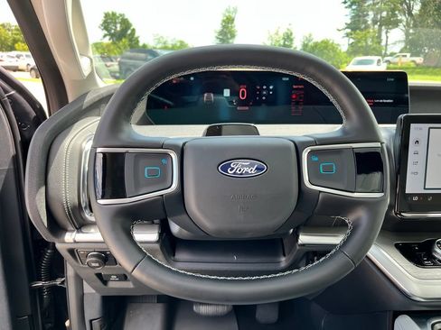New 2027 Ford Expedition Platinum AWD/4WD image 17