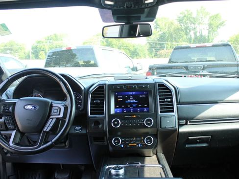 Used 2021 Ford Expedition Max Limited image 17