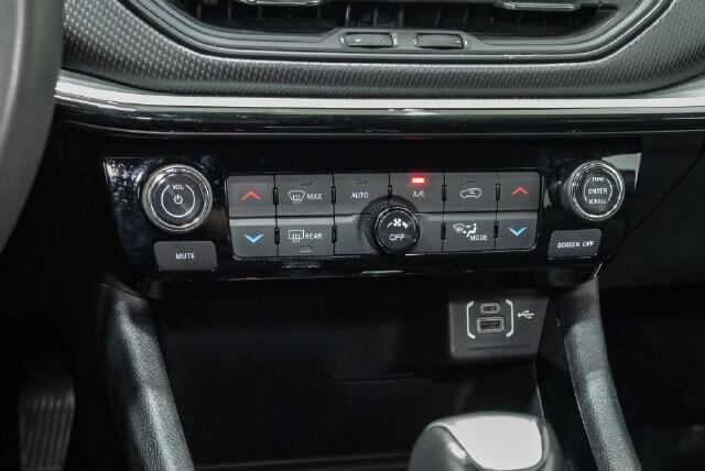 Certified 2024 Jeep Compass Trailhawk AWD/4WD image 18