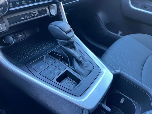 Used 2025 Toyota RAV4 XLE image 41