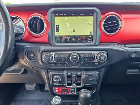 Used 2021 Jeep Wrangler Unlimited Rubicon AWD/4WD image 25
