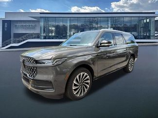 New 2026 Lincoln Navigator L Black Label AWD/4WD video 3