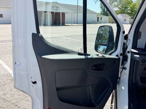 Used 2021 Ford Transit 250 Low Roof AWD image 9