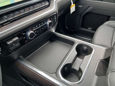 New 2026 GMC Sierra 2500 SLT w/ SLT Premium Package image 25