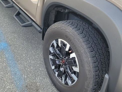 Used 2023 Nissan Frontier PRO-4X w/ Pro Convenience Package AWD/4WD image 11