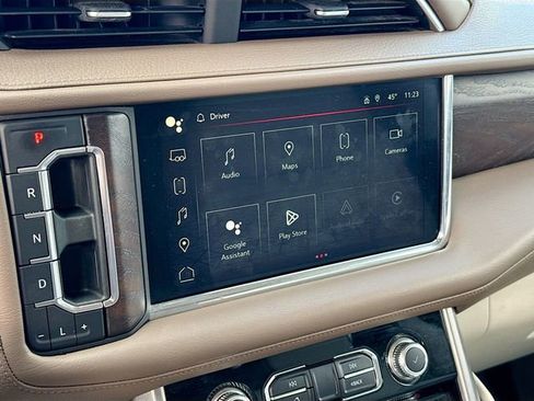 Used 2023 GMC Yukon XL Denali image 15