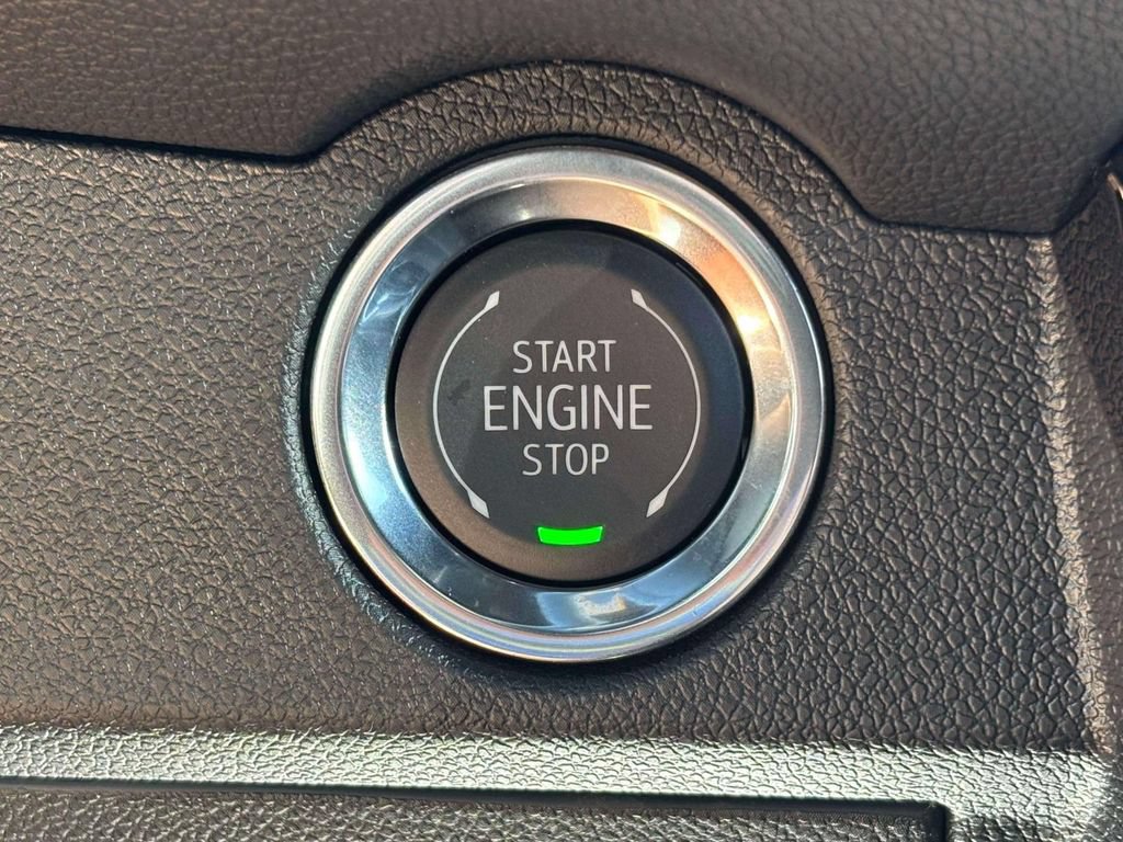 New 2027 Chevrolet Traverse LT w/ Midnight/Sport Edition FWD image 12