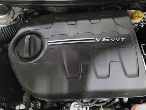 Used 2019 Jeep Cherokee Limited w/ Technology Group AWD/4WD image 30